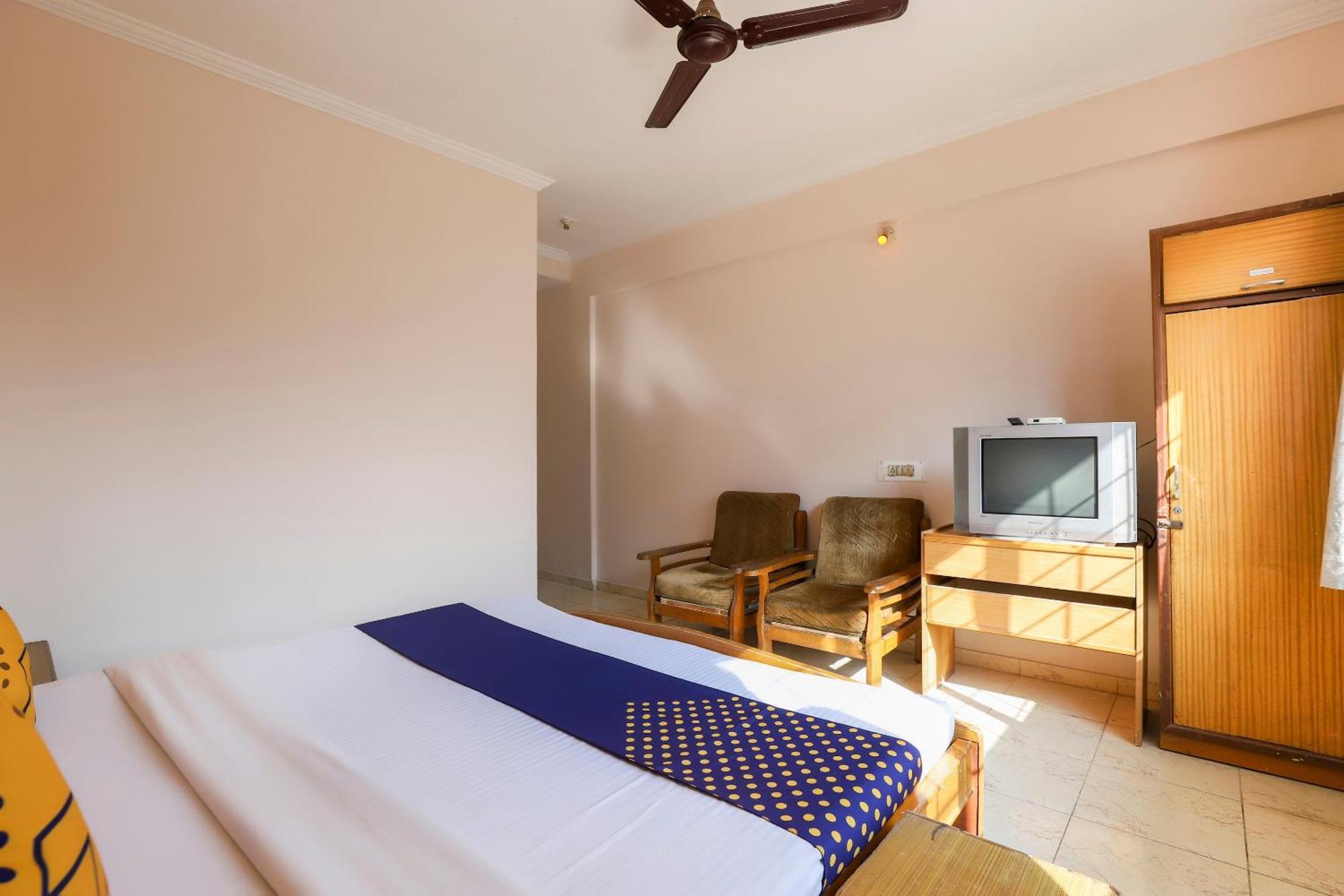 Spot On Hotel Shyam Inn Hālol Zewnętrze zdjęcie